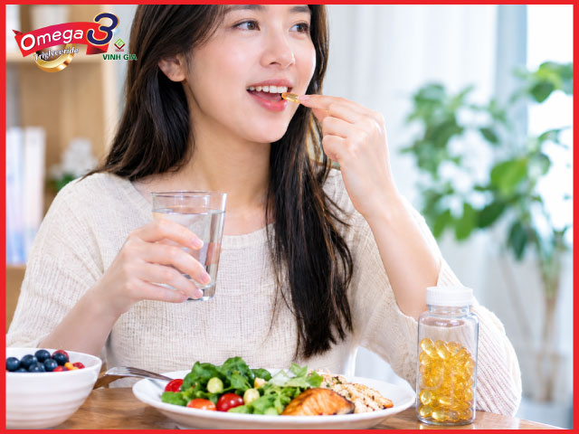 Omega-3 dạng Triglyceride: Uống cùng bữa ăn là lựa chọn thuận tiện